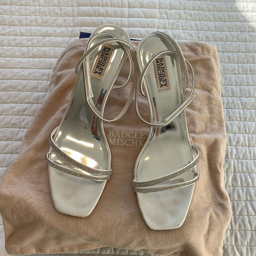 Badgley Mischka kitten heel bridal sandal 9.5